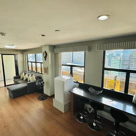 Spacious 1-Bedroom Appleone Equicom Ayala Cebu Exterior photo