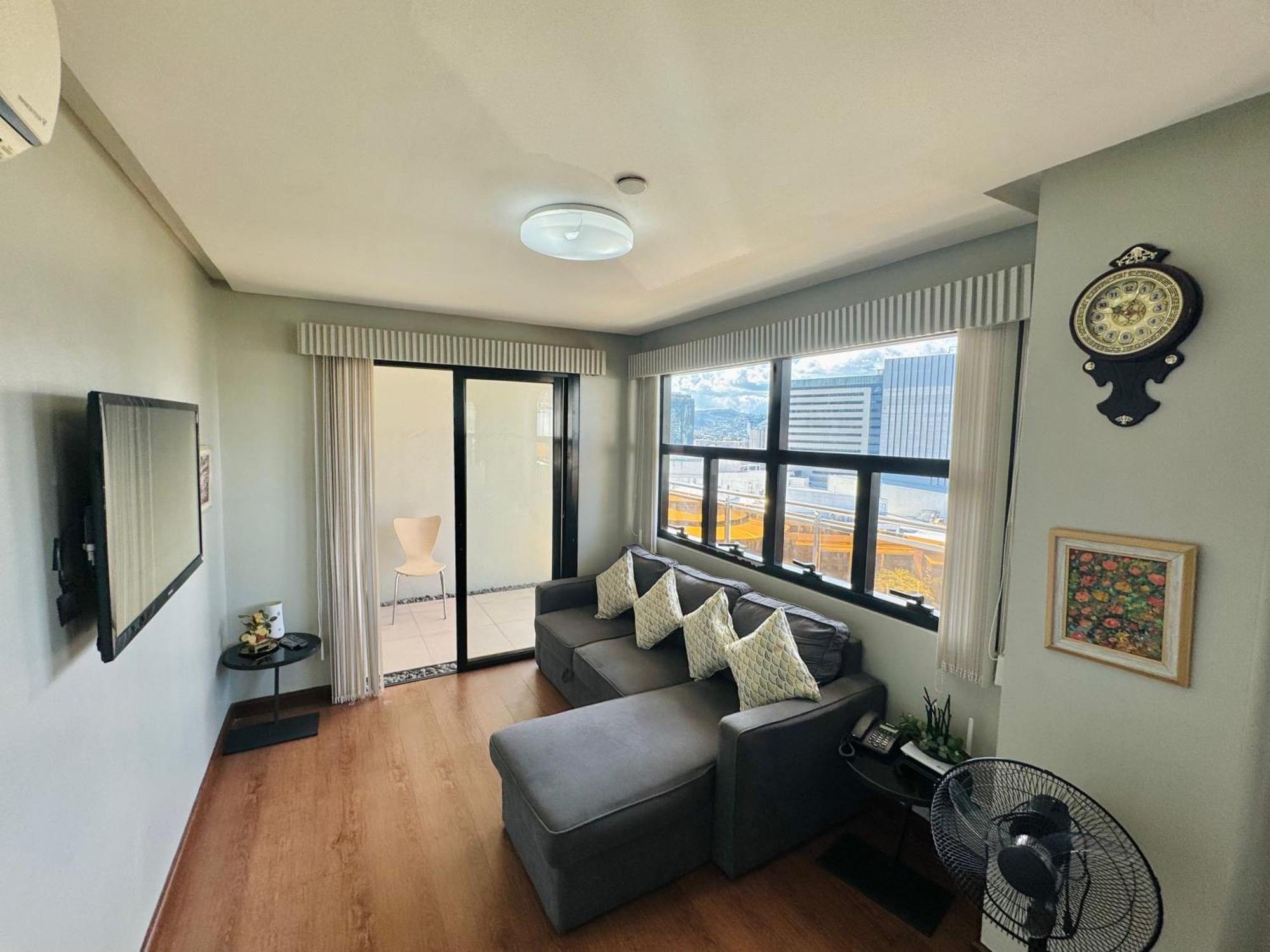 Spacious 1-bedroom Appleone Equicom Ayala Cebu