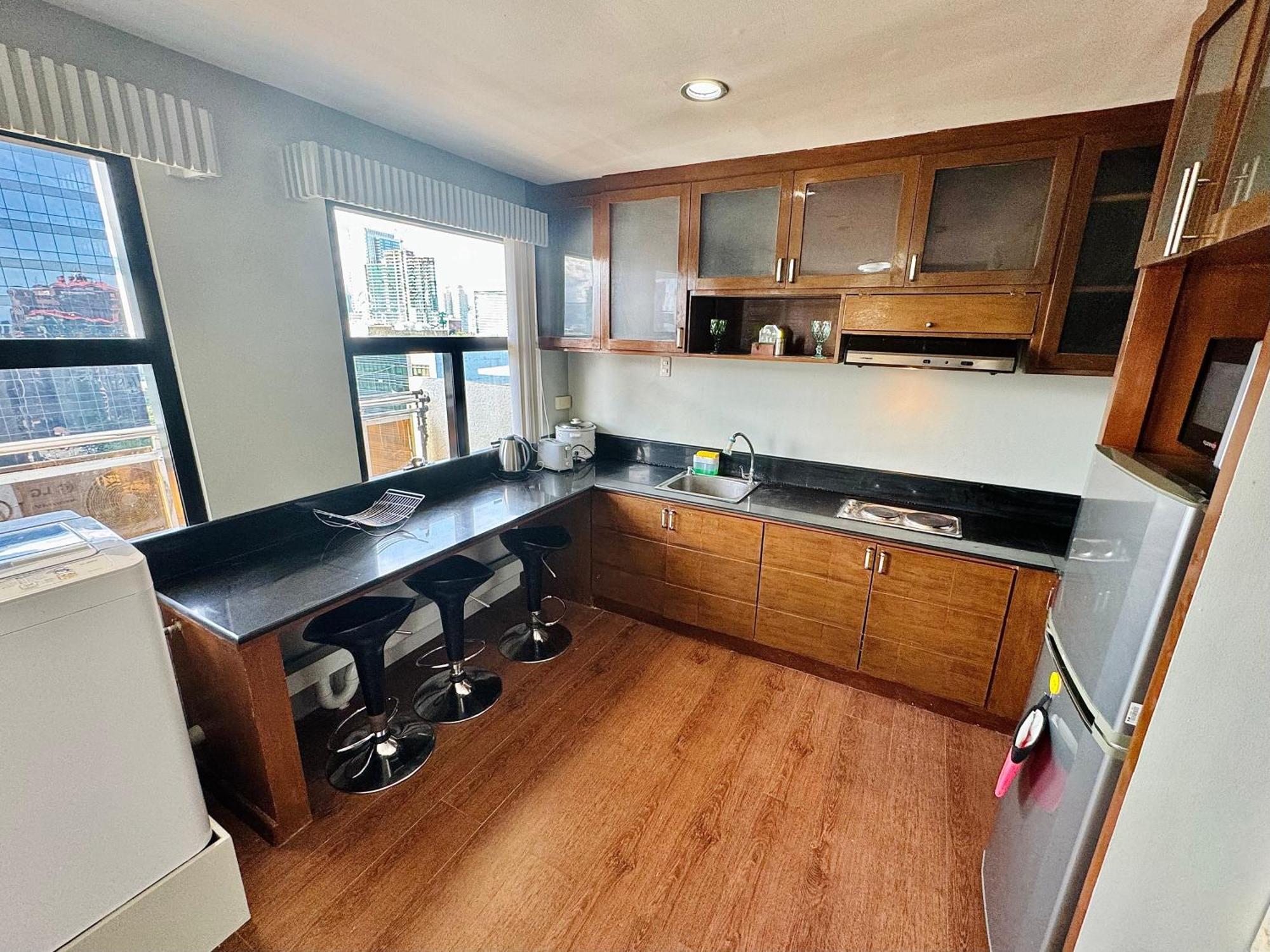 Spacious 1-bedroom Appleone Equicom Ayala Apartment Cebu